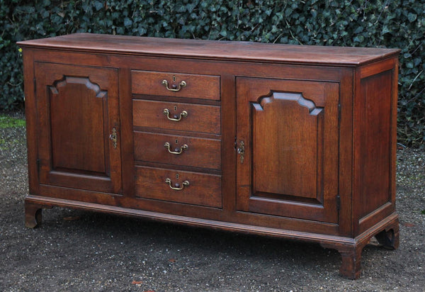 Antieke Engels Dressoir