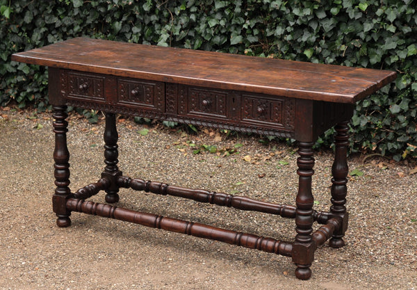 Antieke Spaanse Wandtafel ( 17e eeuw )