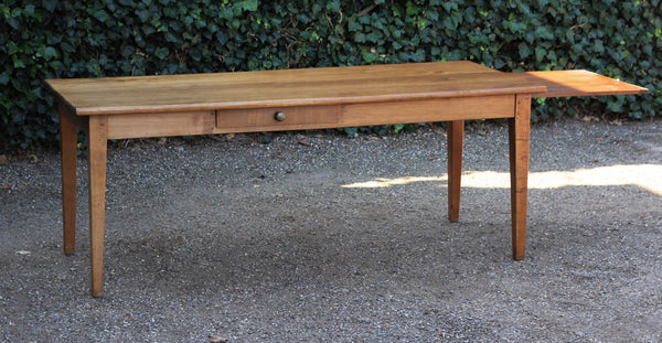Antieke Tafel met een uitschuifblad