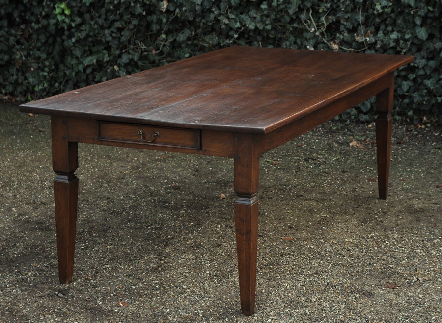 Antieke Eettafel
