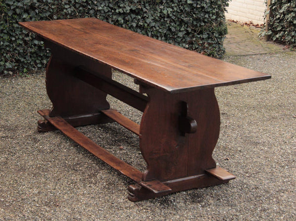 Antieke Duitse Kloostertafel